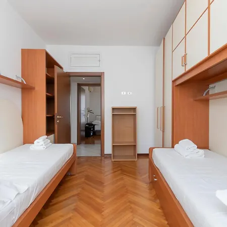 I-host - Plana 43 Apartamento *